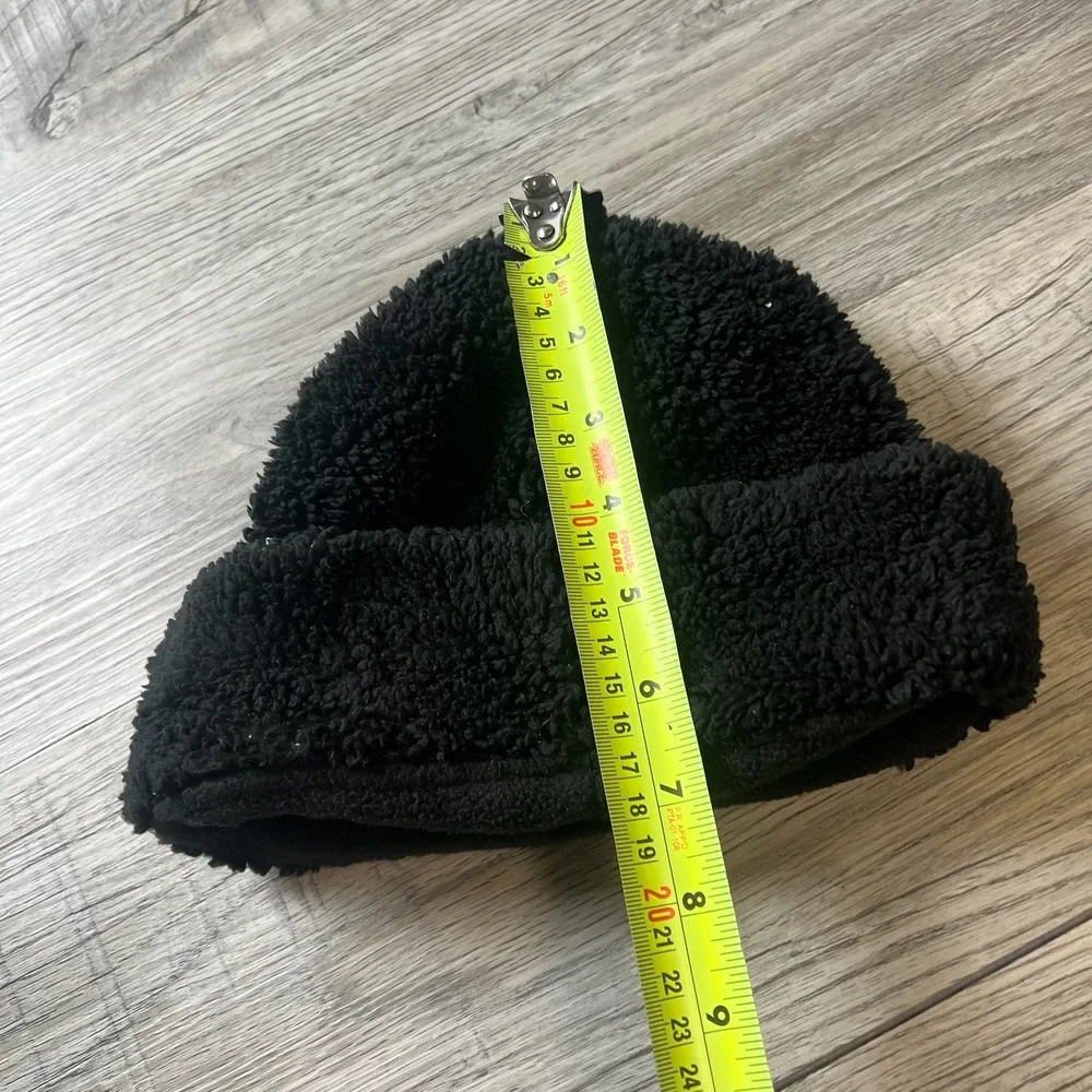 Nike Beanie Kids One‎ Size Black Sherpa Fleece Cuffed Winter Hat 3070-023